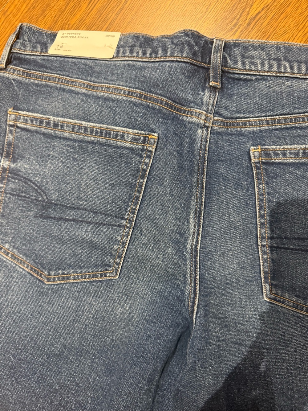 American Eagle Outfitters womens strigid 8 inches inseam perfect Bermuda short